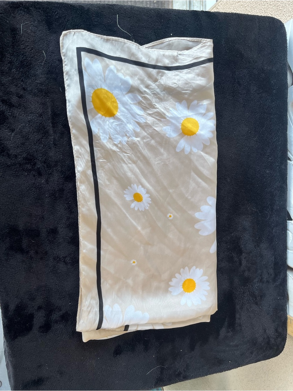 Cream Daisy-Print Bedding Scarf with Yellow Centers